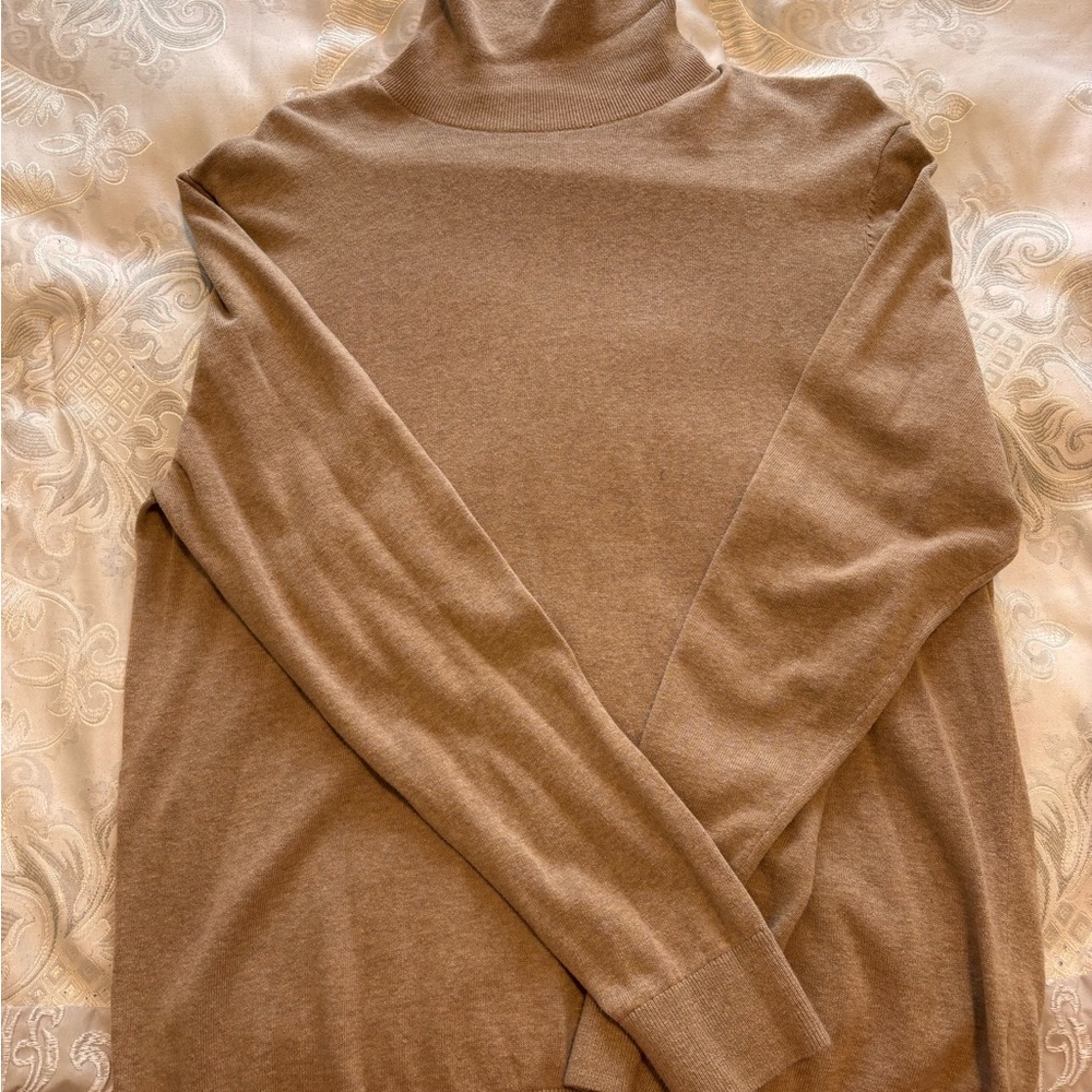 H&M Men’s Brown Turtleneck Sweater